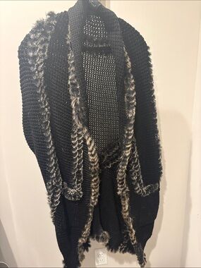 Black Open-Knit Sweater Shrug with Faux-Fur Trim